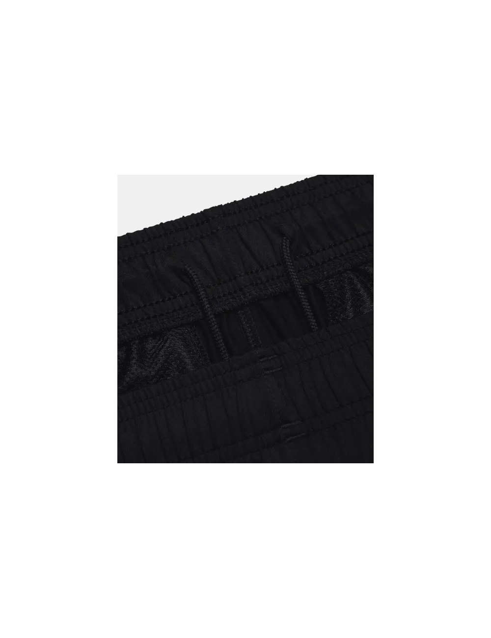 UA tech vent short noir